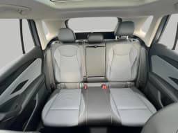 Volkswagen Tiguan SE 4MOTION 2026 — side view