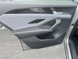Volkswagen Tiguan SE 4MOTION 2026 — side view