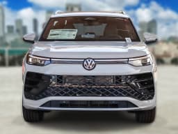 Volkswagen Tiguan SEL R-Line Turbo 4MOTION 2026 — side view
