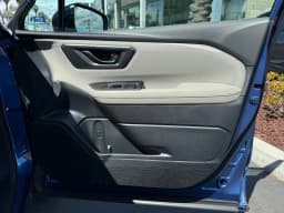 Subaru Forester Base AWD 2026 — side view