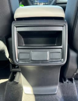Subaru Forester Base AWD 2026 — side view