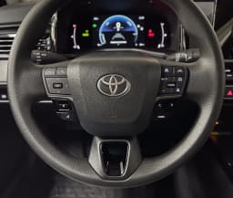 Toyota Camry LE (Natl) 2026 — side view
