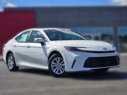 Toyota Camry LE AWD (Natl) 2026 — side view