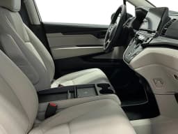 Honda Odyssey EX-L Auto 2026 — side view