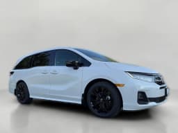 Honda Odyssey Sport-L Auto 2026 — side view