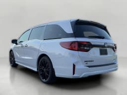 Honda Odyssey Sport-L Auto 2026 — side view