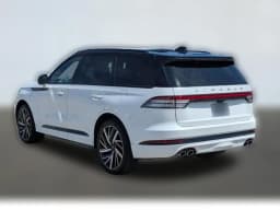 Lincoln Aviator Black Label AWD 2025 — side view