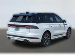 Lincoln Aviator Black Label AWD 2025 — side view