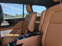 Lincoln Aviator Black Label AWD 2025 — side view