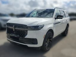 Lincoln Navigator Reserve 4x4 2025 — side view