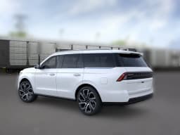 Lincoln Navigator Reserve 4x4 2026 — side view