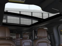 Lincoln Navigator Reserve 4x4 2026 — side view