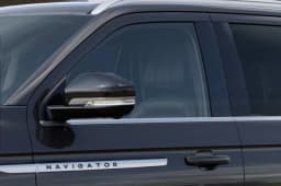 Lincoln Navigator Reserve 4x4 2027 — side view