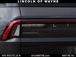 Lincoln Navigator Reserve 4x4 2027 — side view