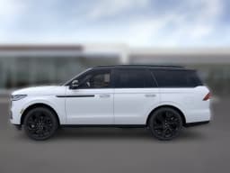 Lincoln Navigator Black Label 4x4 2026 — side view