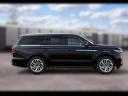 Lincoln Navigator Premiere 4x4 2027 — side view
