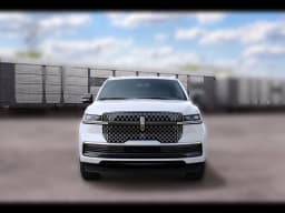 Lincoln Navigator Premiere 4x4 2027 — side view