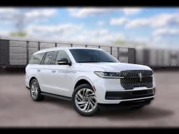 Lincoln Navigator Premiere 4x4 2027 — side view