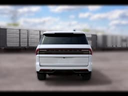 Lincoln Navigator Premiere 4x4 2027 — side view