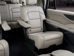 Lincoln Navigator Premiere 4x4 2027 — side view