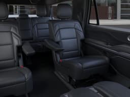 Lincoln Navigator L Reserve 4x4 2026 — side view