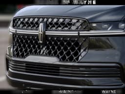 Lincoln Navigator L Reserve 4x4 2027 — side view