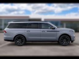 Lincoln Navigator L Reserve 4x4 2027 — side view