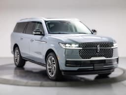 Lincoln Navigator L Reserve 4x4 2027 — side view