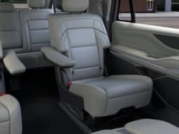 Lincoln Navigator L Reserve 4x4 2026 — side view