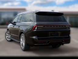 Lincoln Navigator L Premiere 4x4 2027 — side view