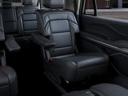 Lincoln Navigator L Premiere 4x4 2027 — side view