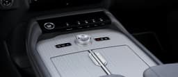 Lincoln Navigator L Premiere 4x4 2027 — side view