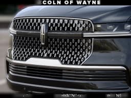 Lincoln Navigator L Premiere 4x4 2027 — side view