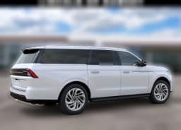 Lincoln Navigator L Premiere 4x4 2027 — side view