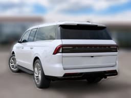 Lincoln Navigator L Premiere 4x4 2027 — side view