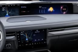 Lincoln Navigator L Premiere 4x4 2027 — side view