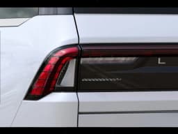 Lincoln Navigator L Premiere 4x4 2027 — side view