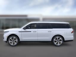Lincoln Navigator L Black Label 4x4 2026 — side view
