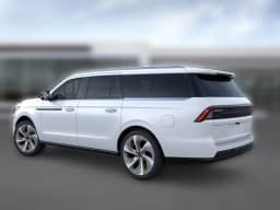 Lincoln Navigator L Black Label 4x4 2026 — side view