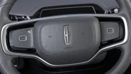 Lincoln Nautilus Premiere AWD 2026 — side view