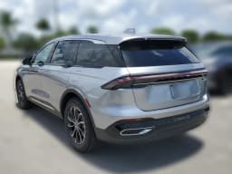 Lincoln Nautilus Premiere AWD 2026 — side view