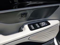 Lincoln Nautilus Premiere AWD 2026 — side view