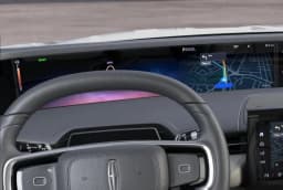 Lincoln Nautilus Premiere AWD 2026 — side view