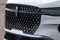 Lincoln Nautilus Premiere AWD 2026 — side view