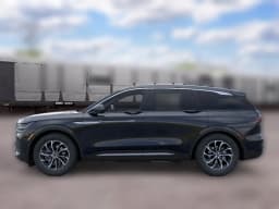 Lincoln Nautilus Premiere AWD 2026 — side view