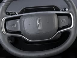 Lincoln Nautilus Premiere AWD 2026 — side view