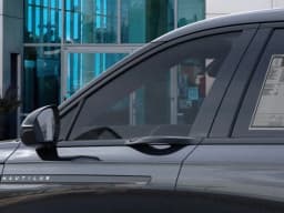 Lincoln Nautilus Premiere AWD 2026 — side view