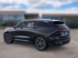 Lincoln Nautilus Premiere AWD 2026 — side view