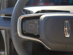 Lincoln Nautilus Reserve AWD 2026 — side view