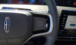 Lincoln Nautilus Reserve AWD 2026 — side view